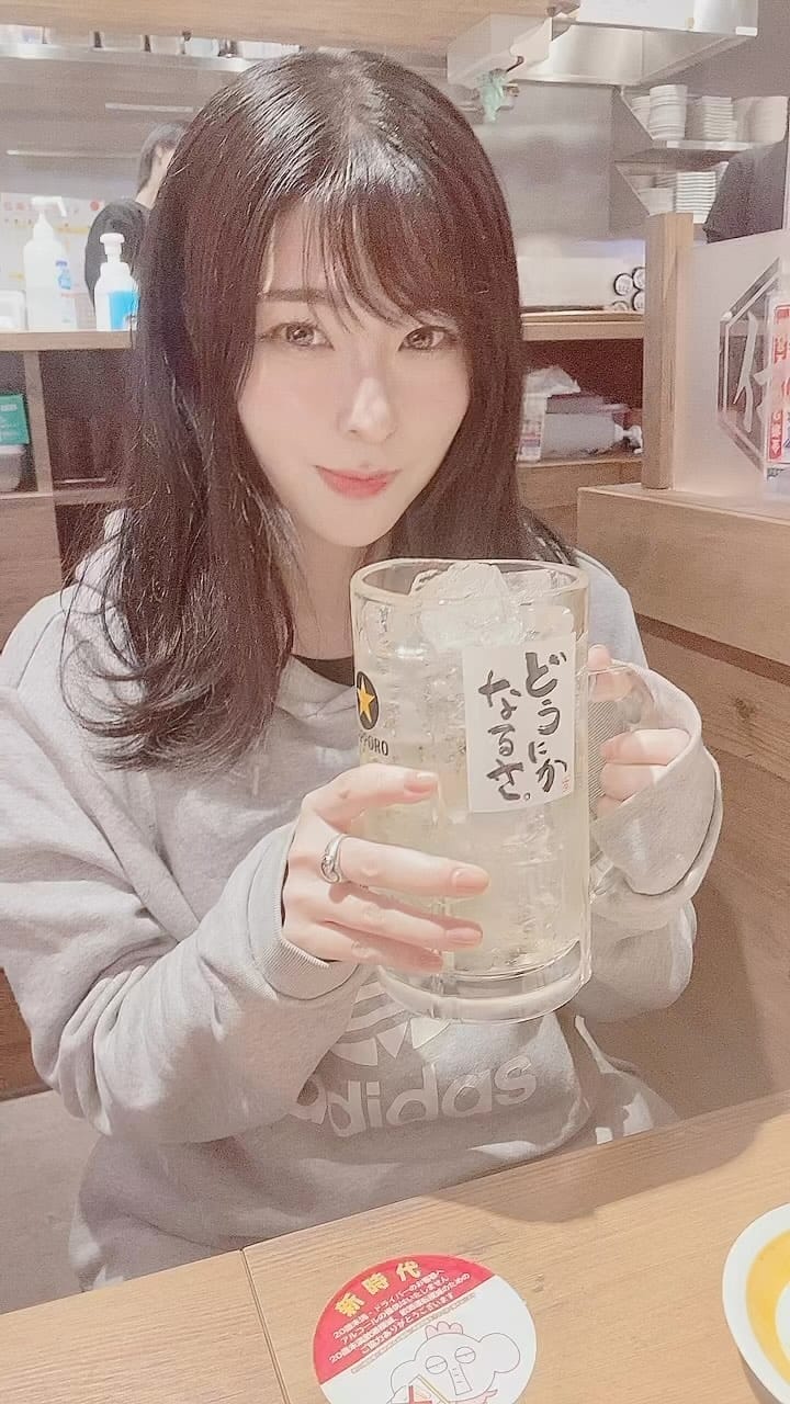 Post 8 by あきりん🐼🔞 on Instagram (video)