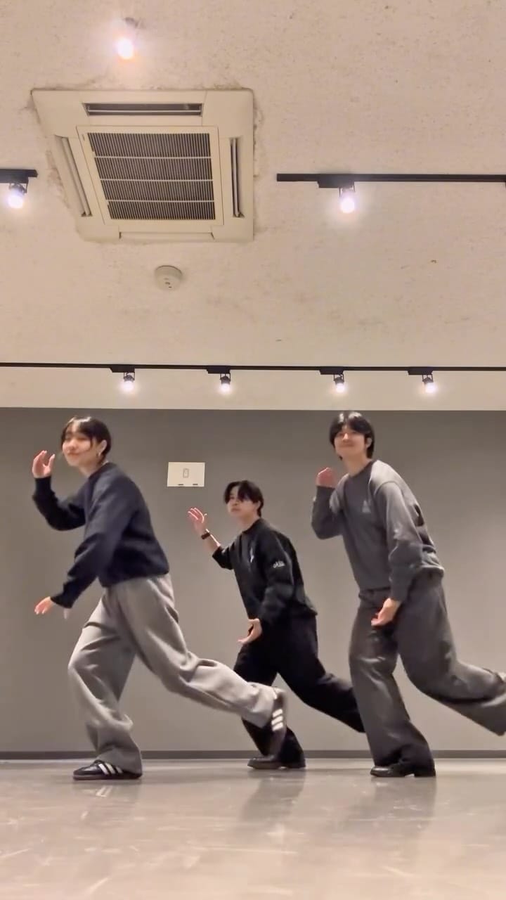 Post 8 by ZoooM on Instagram (video)