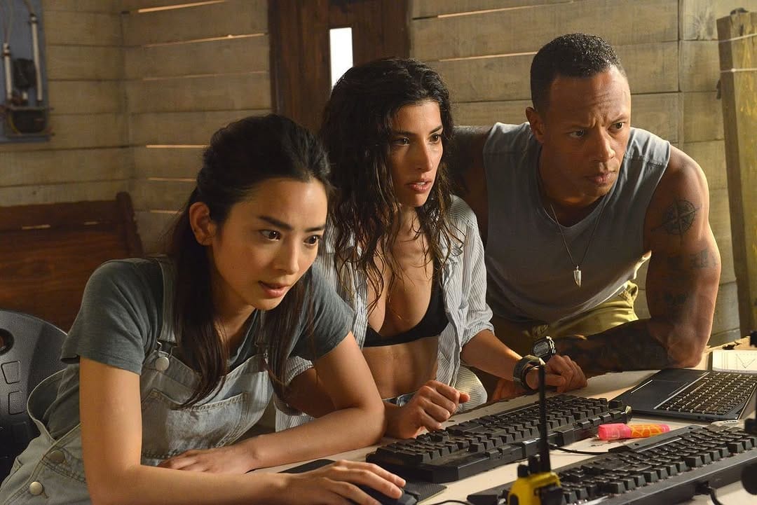 Post 10 by ReinaAoi on Instagram (carousel)