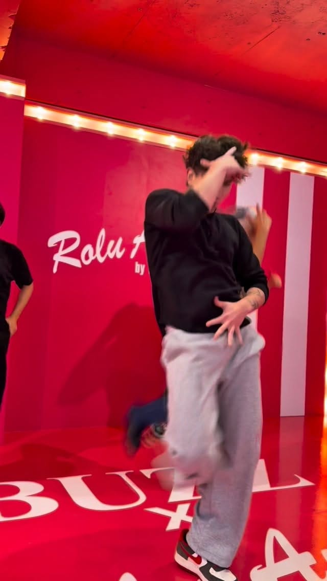 Post 10 by 𝐕 𝐈 𝐂 𝐓 𝐎 𝐑 on Instagram (video)