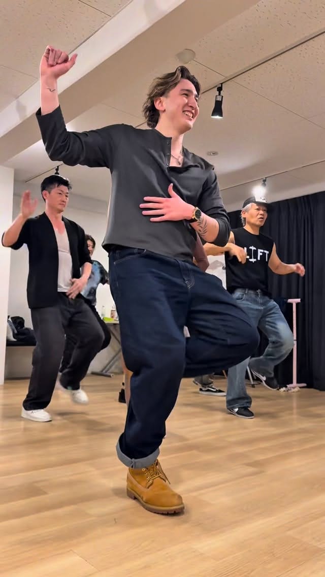 Post 9 by 𝐕 𝐈 𝐂 𝐓 𝐎 𝐑 on Instagram (video)