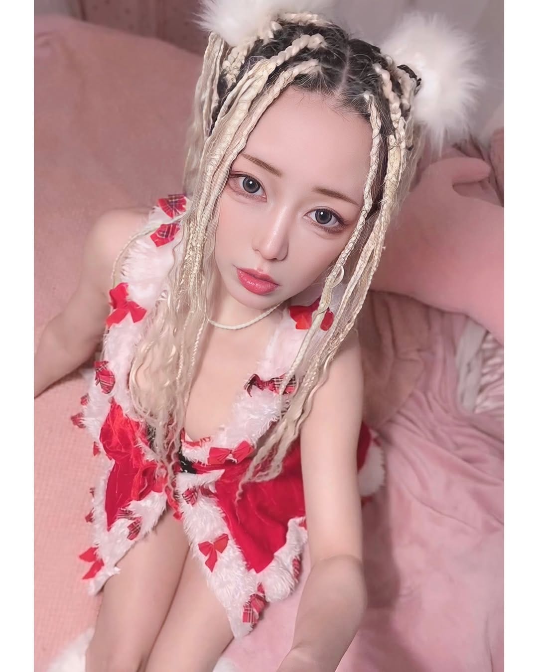 Post 5 by KURO on Instagram (image)