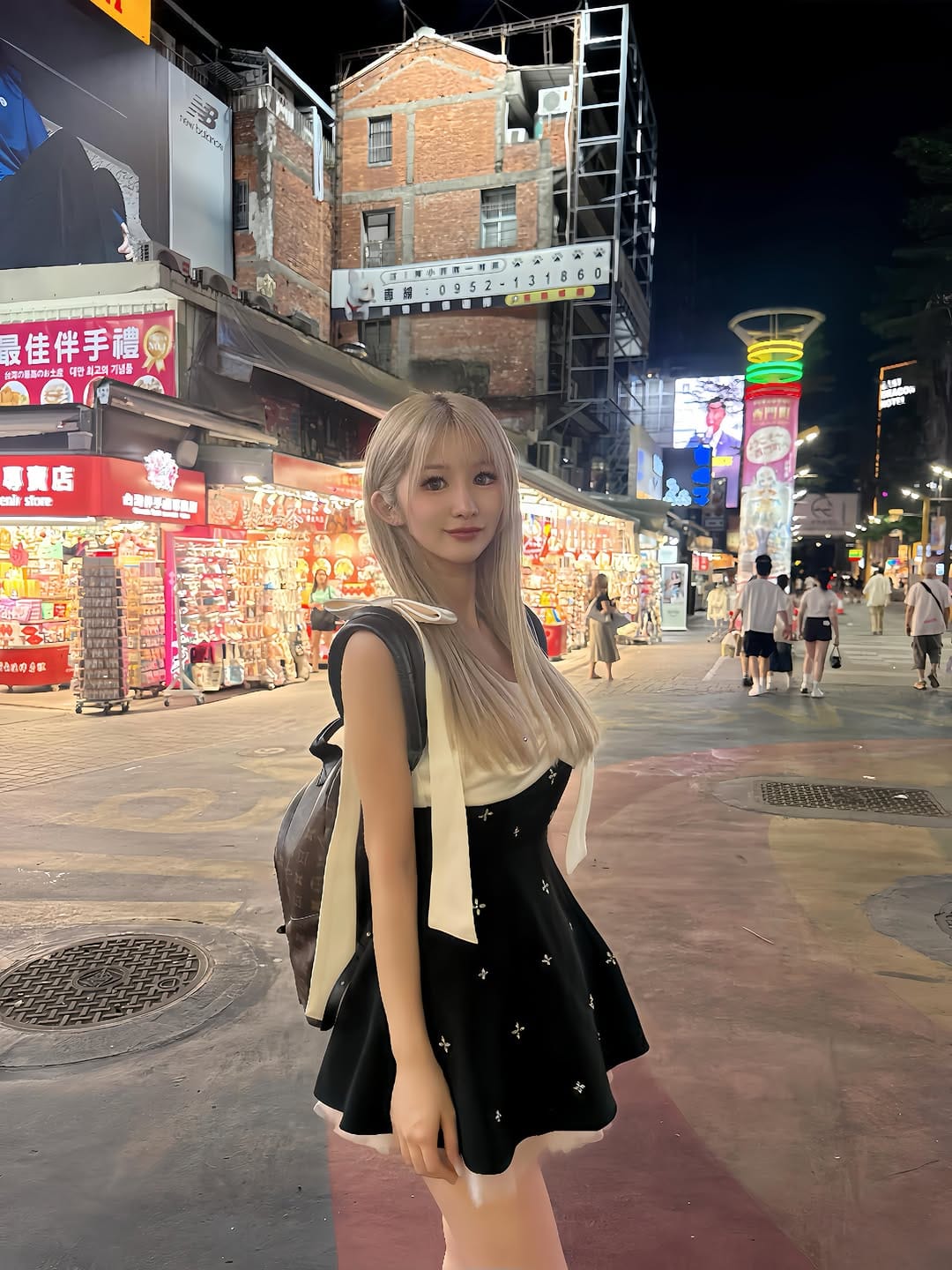 Post 3 by みつり🍡@バーレスク東京 on Instagram (image)