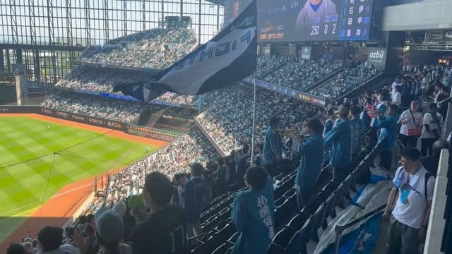 Post 4 by れい on Instagram (video)