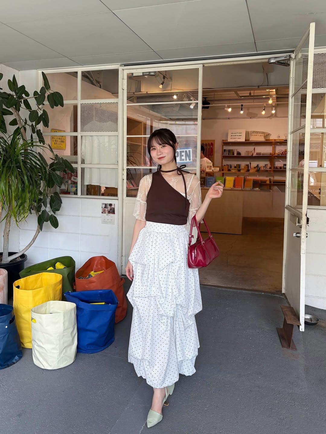 Post 4 by つるたななみ on Instagram (carousel)