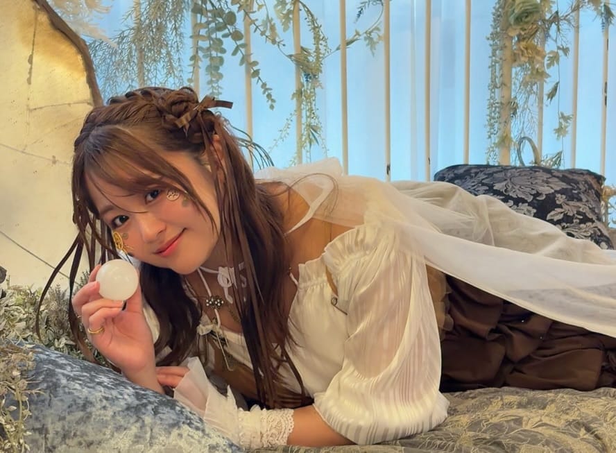 Post 5 by 森岡悠 on Instagram (carousel)
