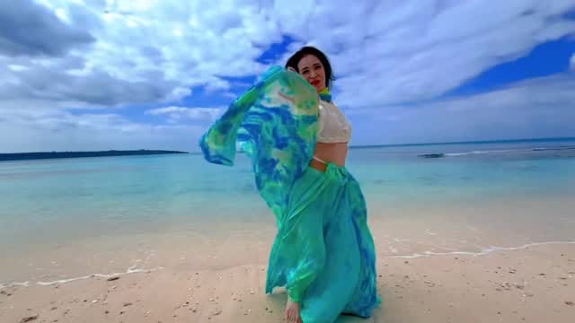 Post 10 by Farasha of Tokyo on Instagram (video)