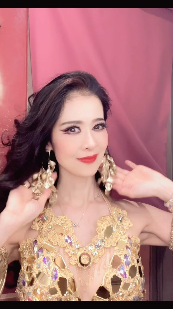 Post 5 by Farasha of Tokyo on Instagram (video)