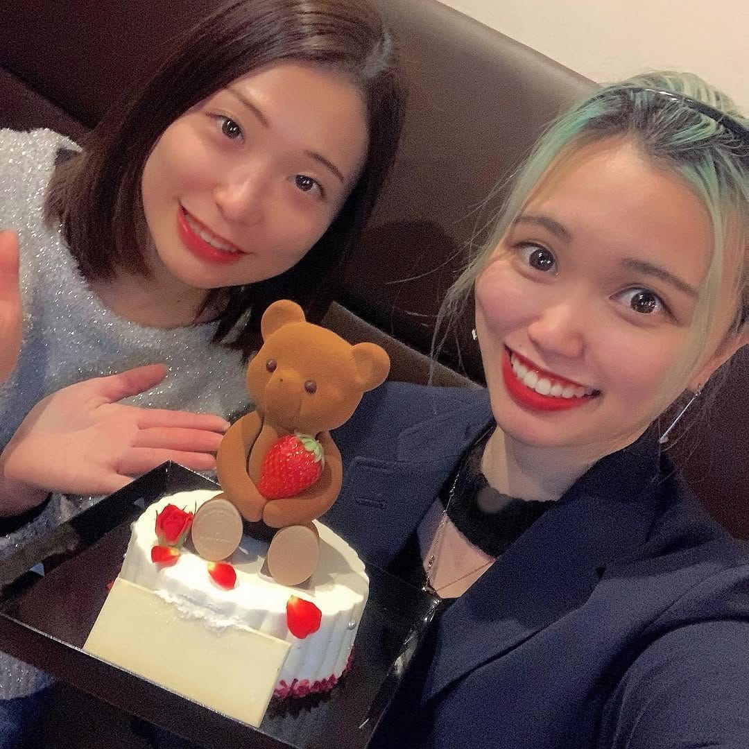 Post 3 by Juri on Instagram (carousel)