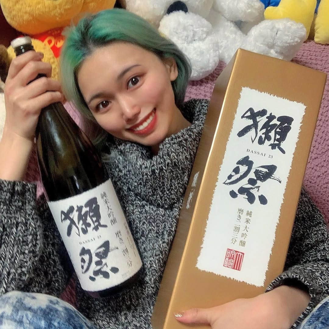 Post 6 by Juri on Instagram (image)