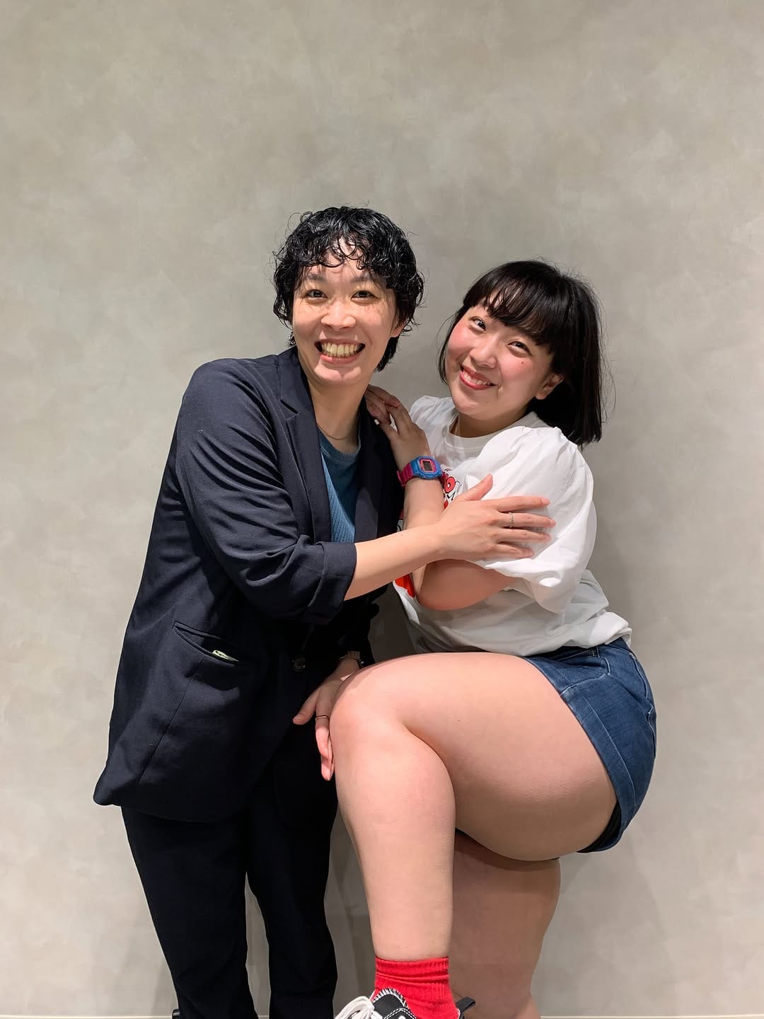 Post 7 by 重谷ほたる（吉本新喜劇 ）太もも芸人 on Instagram (carousel)