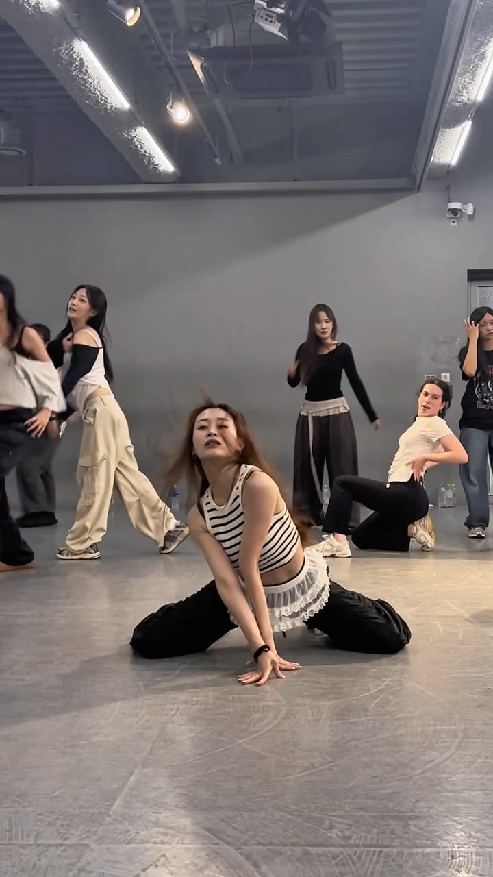Post 2 by yucca  유카 on Instagram (video)