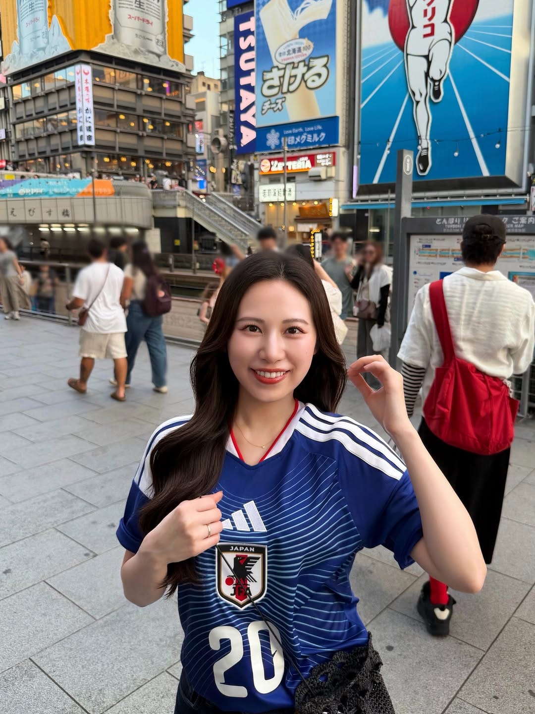 Post 3 by 香椎 康子 | Yasuko Kashii | 카시이 야스코 on Instagram (carousel)