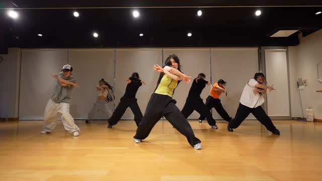 Post 2 by momoca_renri on Instagram (video)