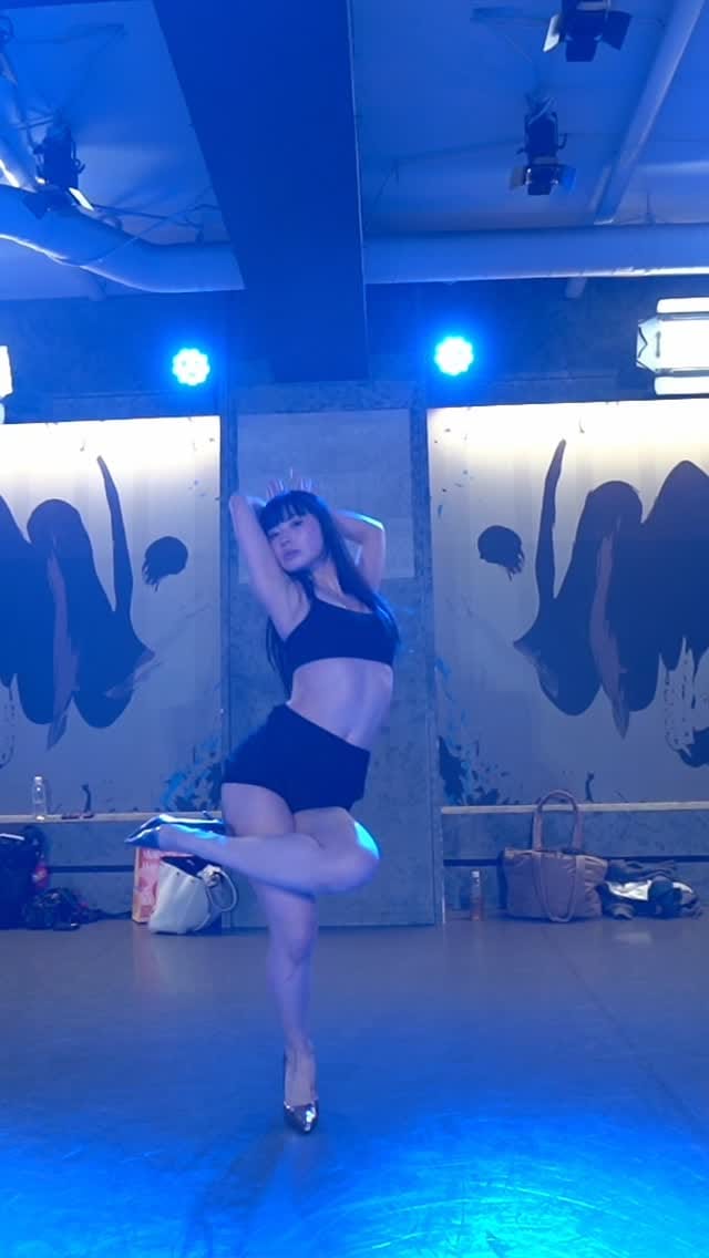 Post 3 by Shiori Takakura on Instagram (video)