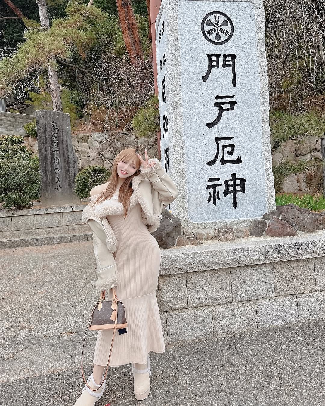 Post 10 by 星乃 るな on Instagram (carousel)