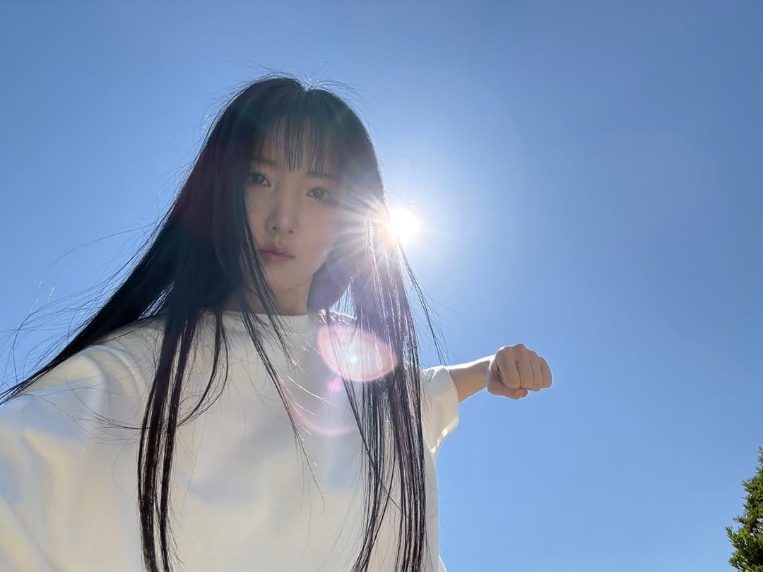 Post 2 by 이린 LEE LYNイ・リン on Instagram (image)