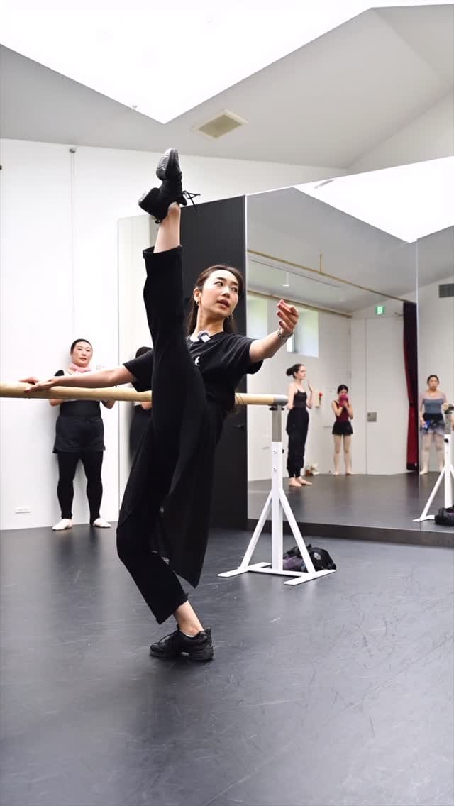 Post 10 by La Danse Royale                                      ラ・ダンス・ロワイヤル on Instagram (video)