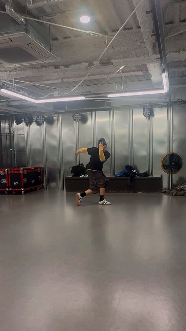 Post 5 by BBOY ISSIN / 菱川一心 on Instagram (video)