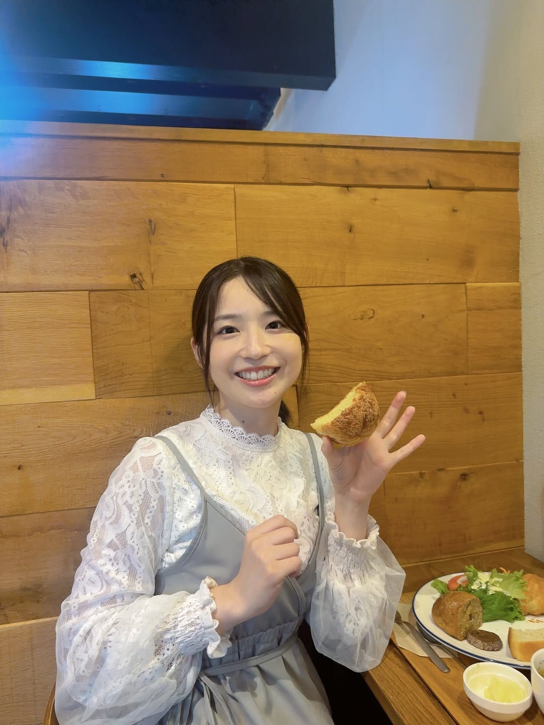 Post 1 by 中村 麗奈/Nakamura Rena on Instagram (carousel)