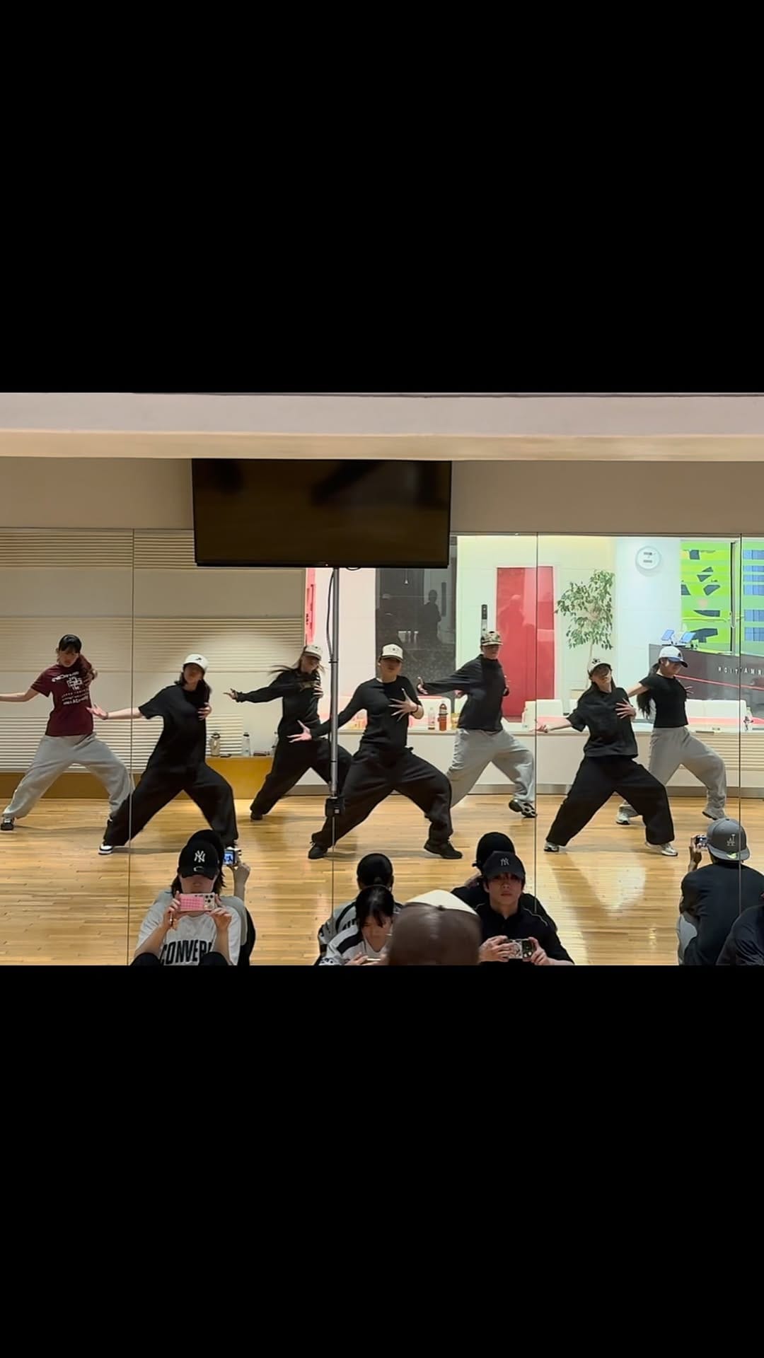 Post 4 by Tmiho on Instagram (video)