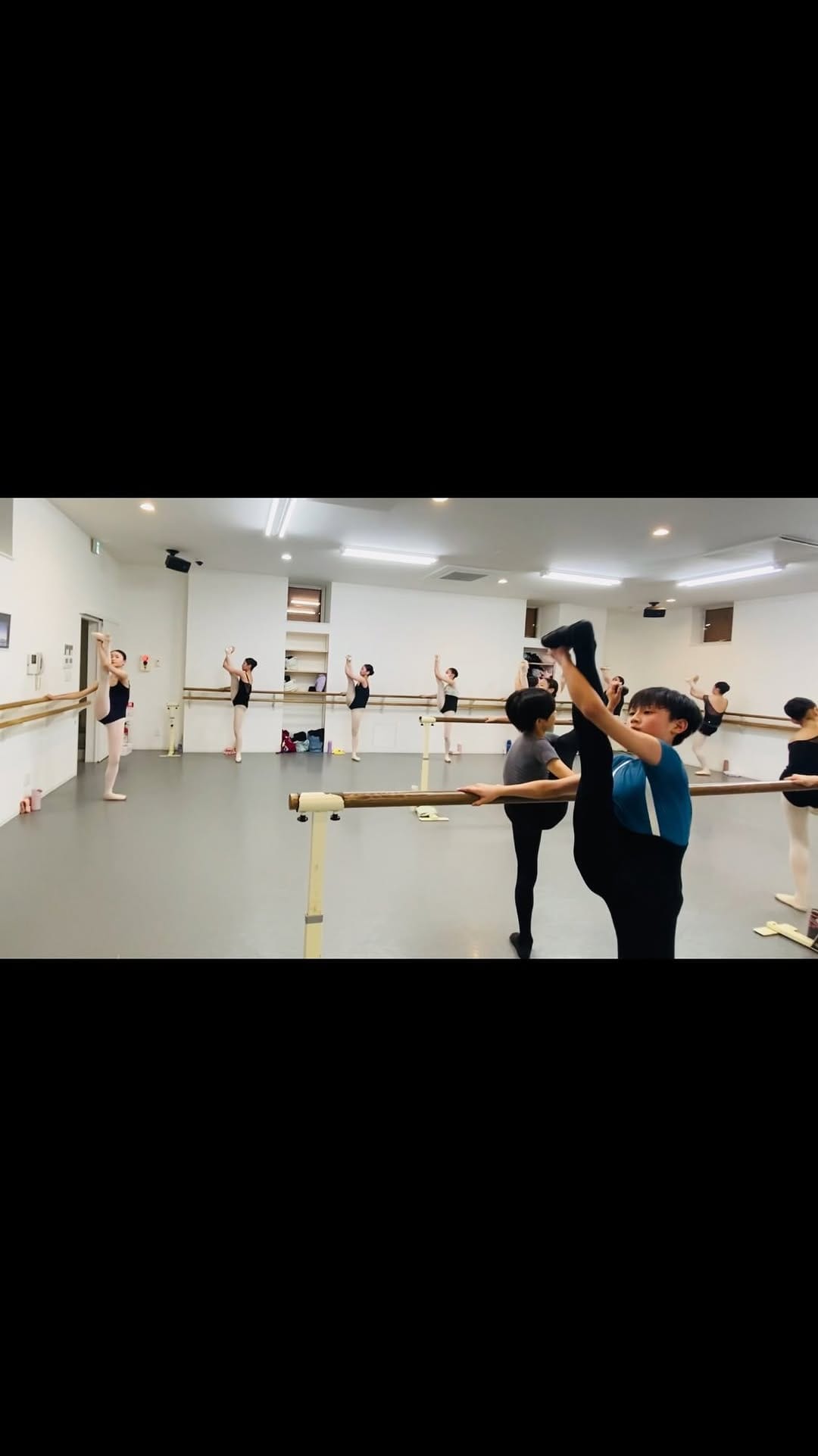 Post 3 by KinueKobayashiBallet on Instagram (video)