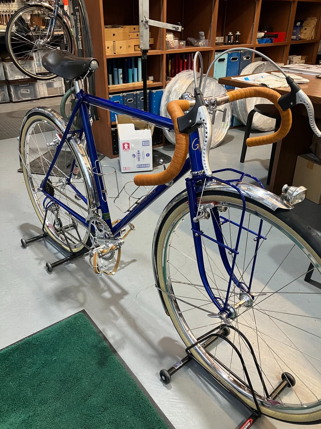 Post 4 by I's BICYCLE/Cycles GRANDBOIS on Instagram (carousel)