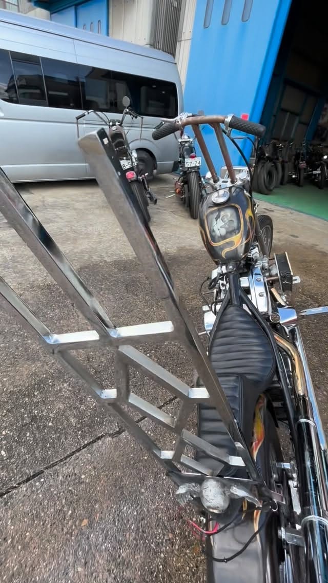 Post 9 by heichopshop on Instagram (video)