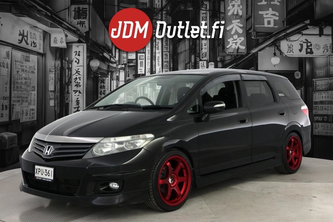 Post 8 by JDM Outlet - Autot Japanista on Instagram (carousel)