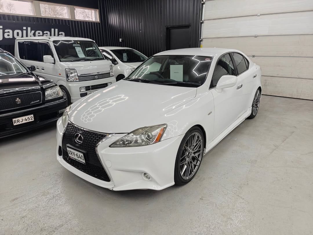 Post 4 by JDM Outlet - Autot Japanista on Instagram (image)