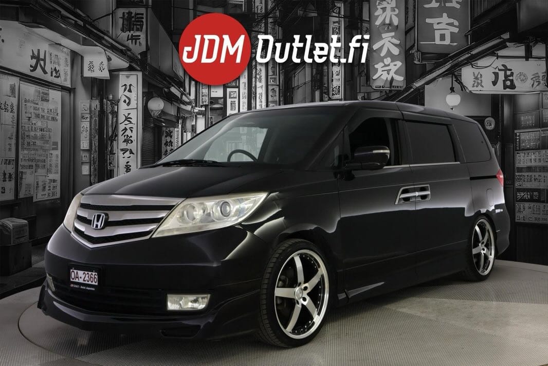 Post 7 by JDM Outlet - Autot Japanista on Instagram (carousel)