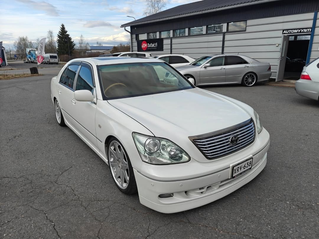 Post 10 by JDM Outlet - Autot Japanista on Instagram (image)