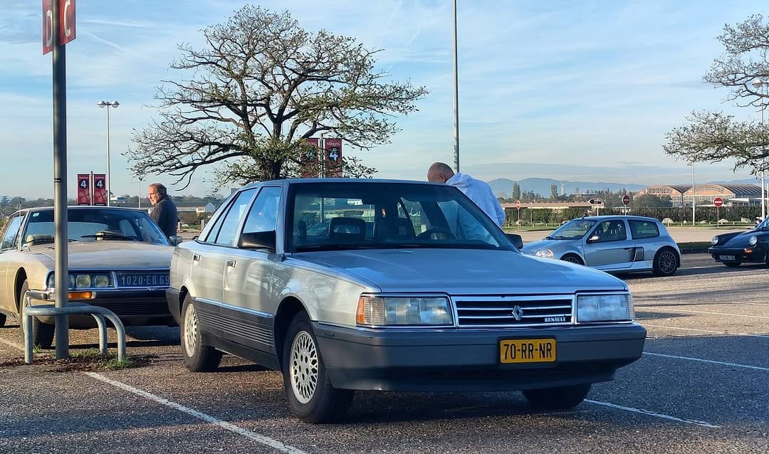 Post 10 by Guillaume Vachey - Car spotting on Instagram (carousel)