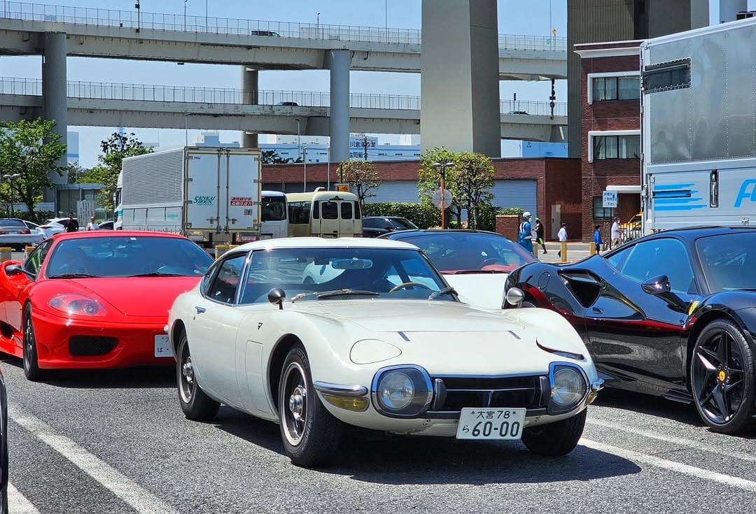 Post 9 by Guillaume Vachey - Car spotting on Instagram (carousel)