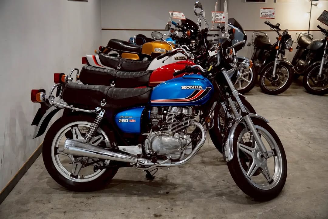 Post 4 by 【OBM】Old Boys MotorCycles バイク&カフェ 【福岡 行橋】 on Instagram (carousel)