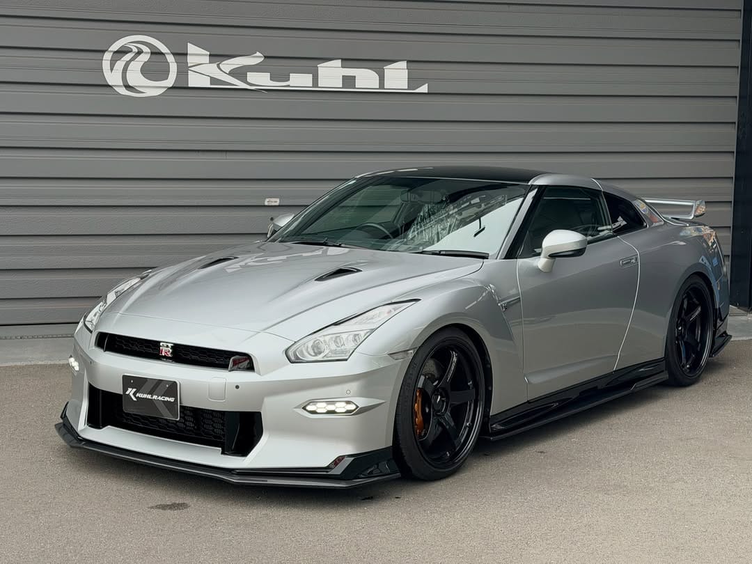 Post 9 by KUHL RACING大阪 on Instagram (carousel)