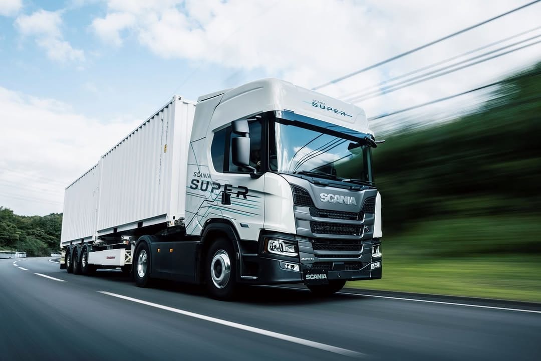Post 6 by Scania Japan on Instagram (image)