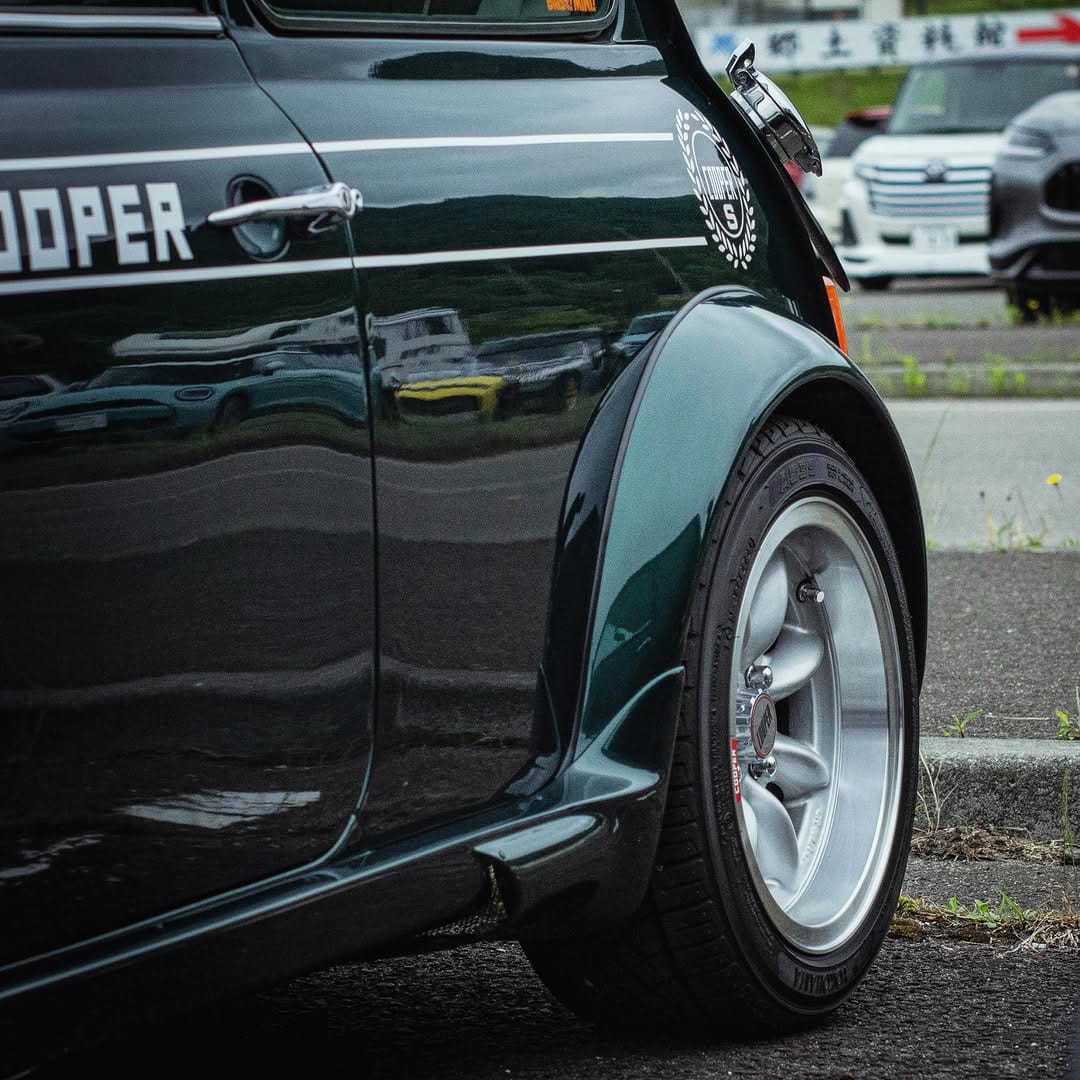 Post 3 by Classic Minis Japan on Instagram (image)
