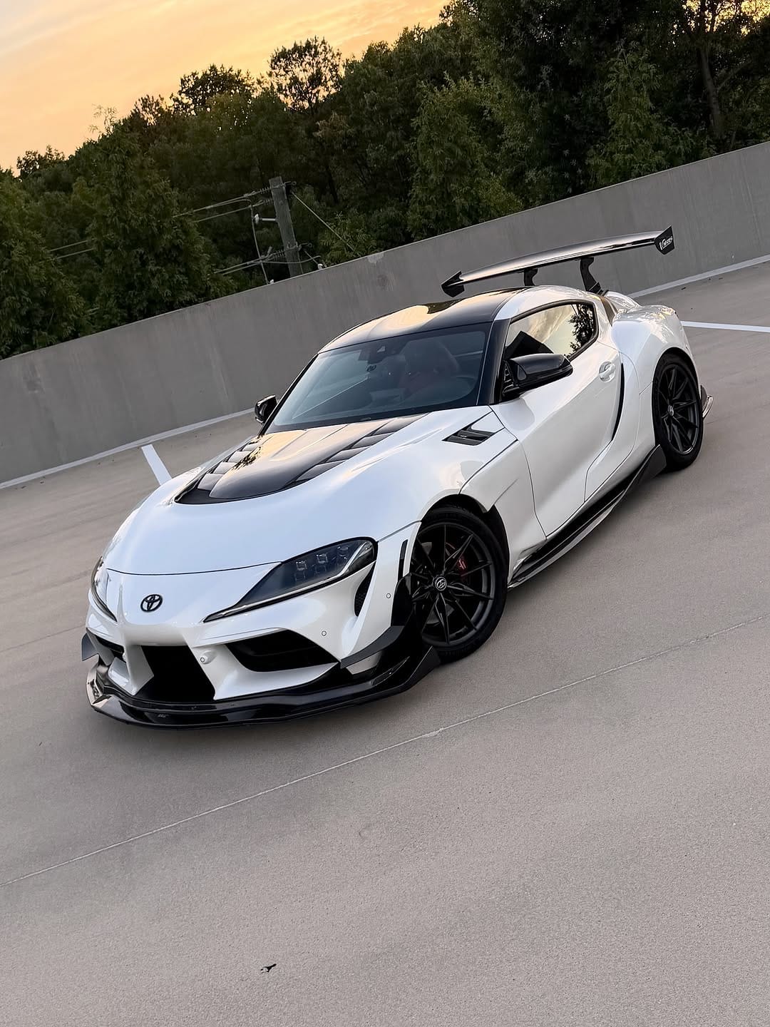 Post 6 by @gundam_gr_supra on Instagram (carousel)