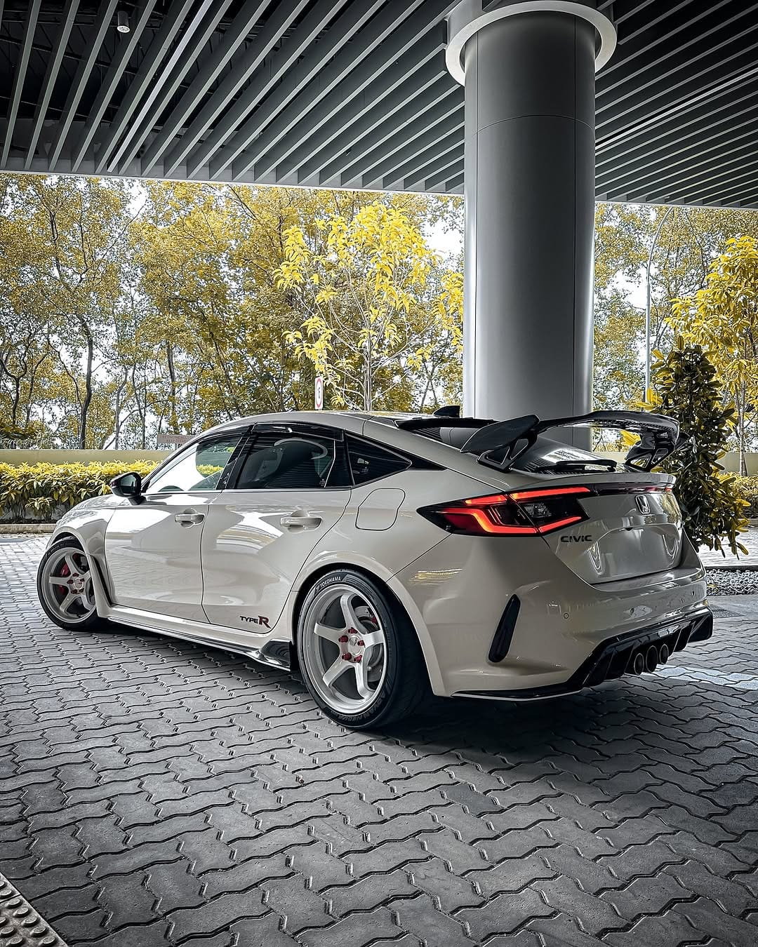 Post 9 by Civic Type R FL5 on Instagram (carousel)