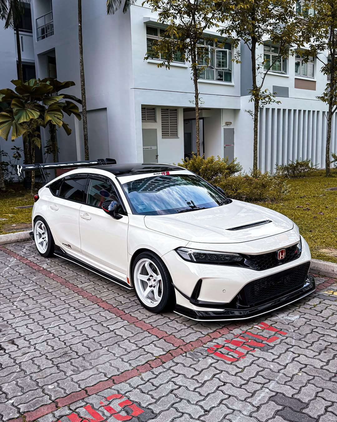 Post 3 by Civic Type R FL5 on Instagram (carousel)
