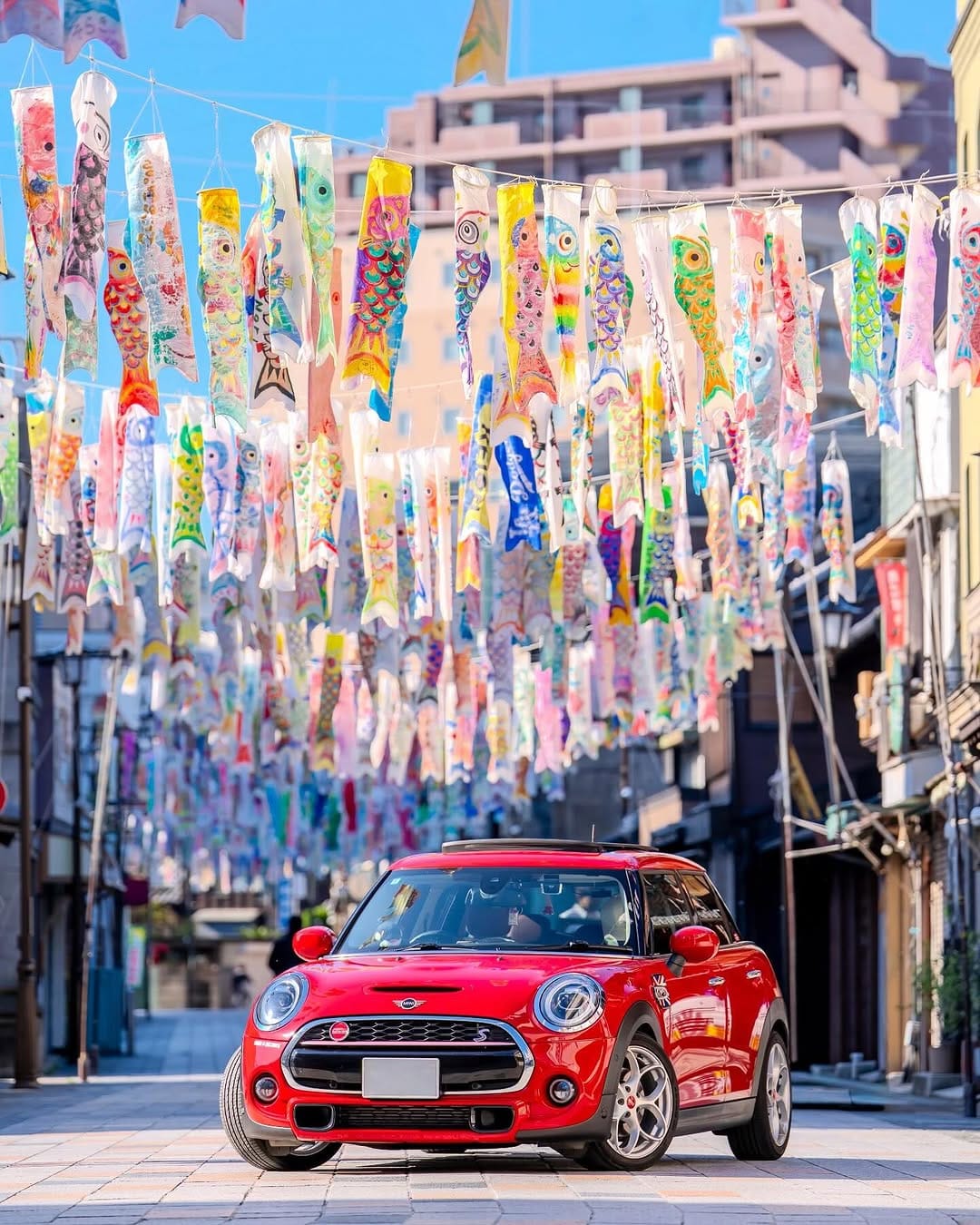 Post 7 by MINI Japan on Instagram (carousel)