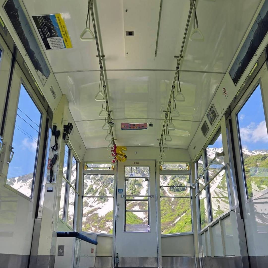 Post 4 by 【公式】立山黒部アルペンルートTateyama Kurobe Alpine Route on Instagram (carousel)