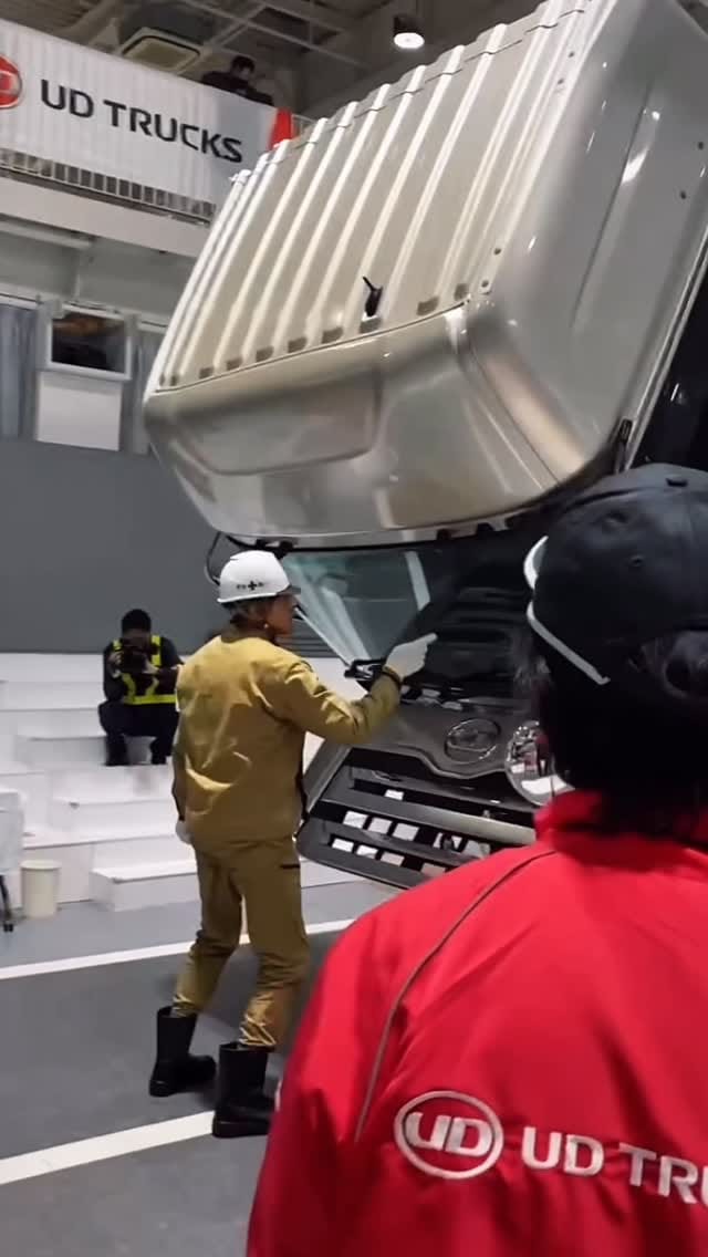 Post 9 by （株）日本海運輸 on Instagram (video)