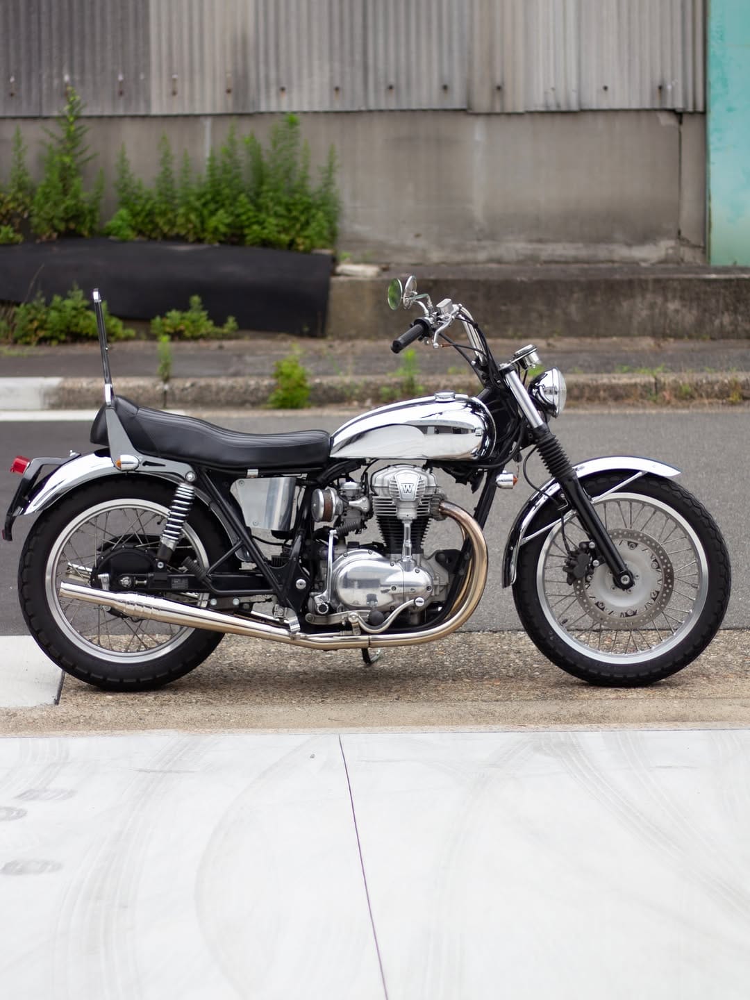 Post 1 by MOTOR ROCK on Instagram (carousel)