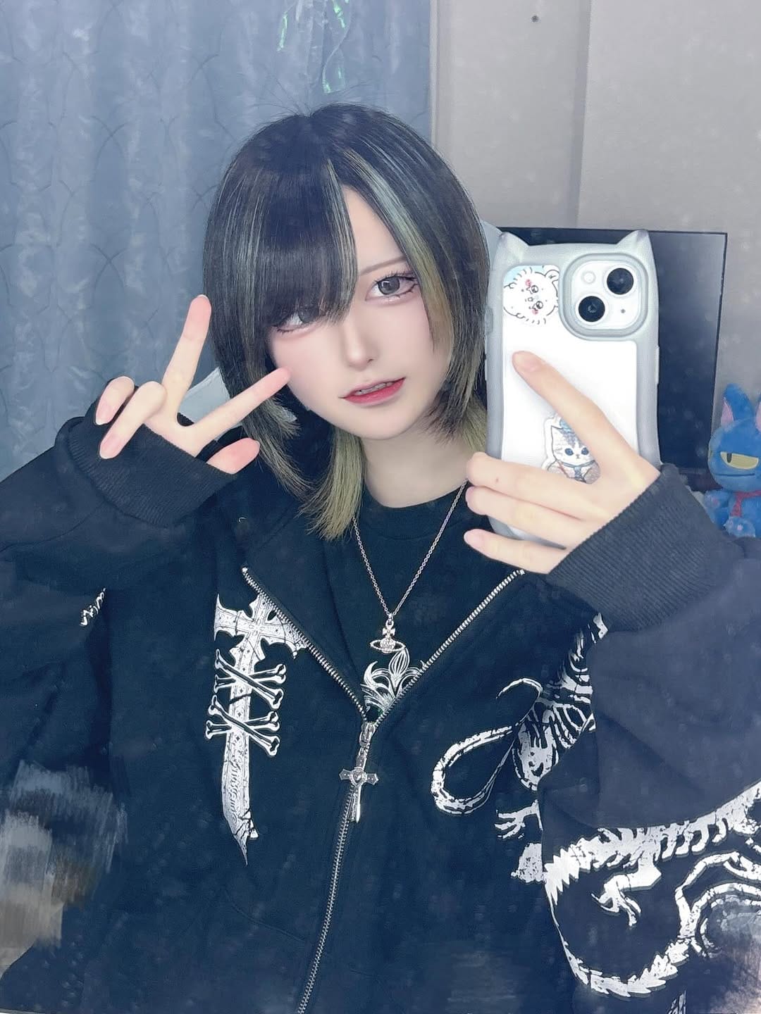 Post 4 by あおい on Instagram (carousel)