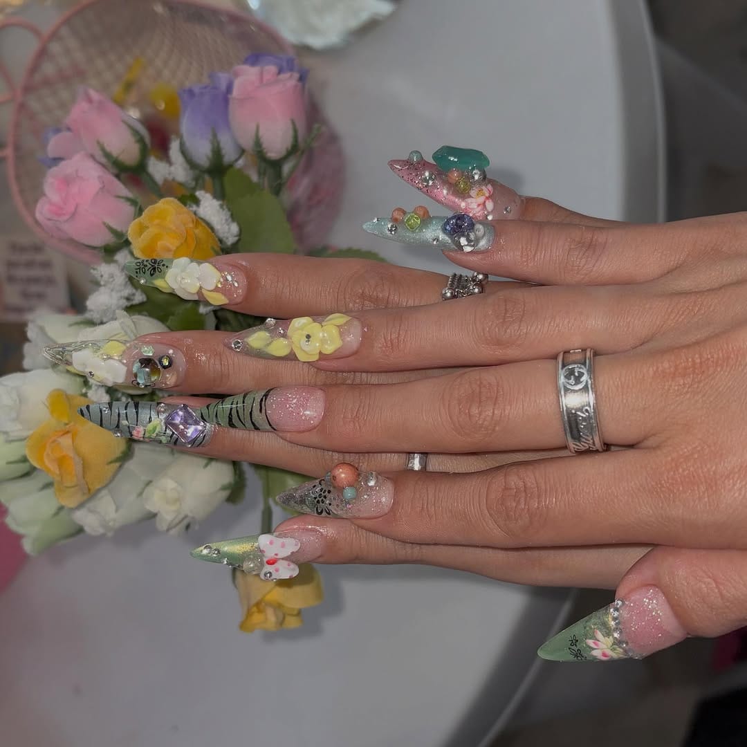 Post 2 by 𝕗𝕦𝕣𝕓𝕪☆☆☆ on Instagram (carousel)