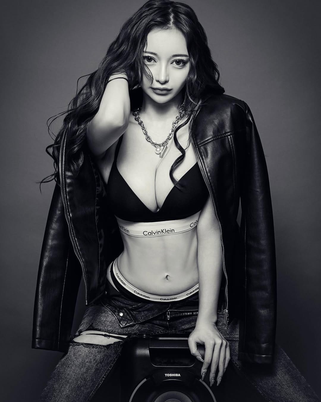 Post 10 by 美夜・𝐉𝐔𝐍𝐆𝐋𝐄 𝐓𝐎𝐊𝐘𝐎 on Instagram (carousel)