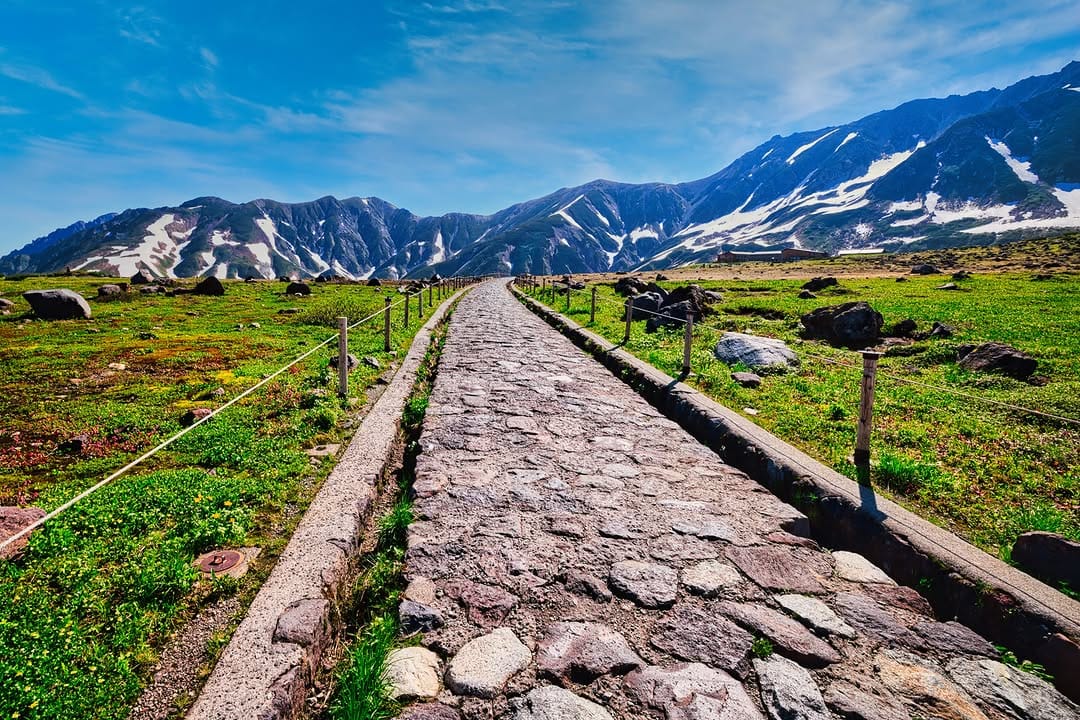 Post 1 by Taka Mountain on Instagram (image)