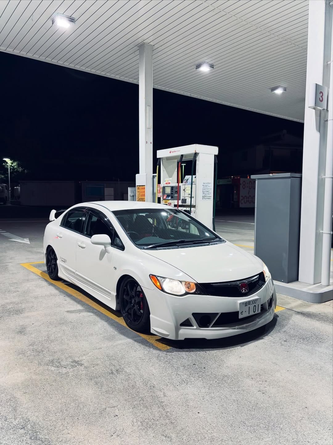 Post 4 by zacky on Instagram (image)